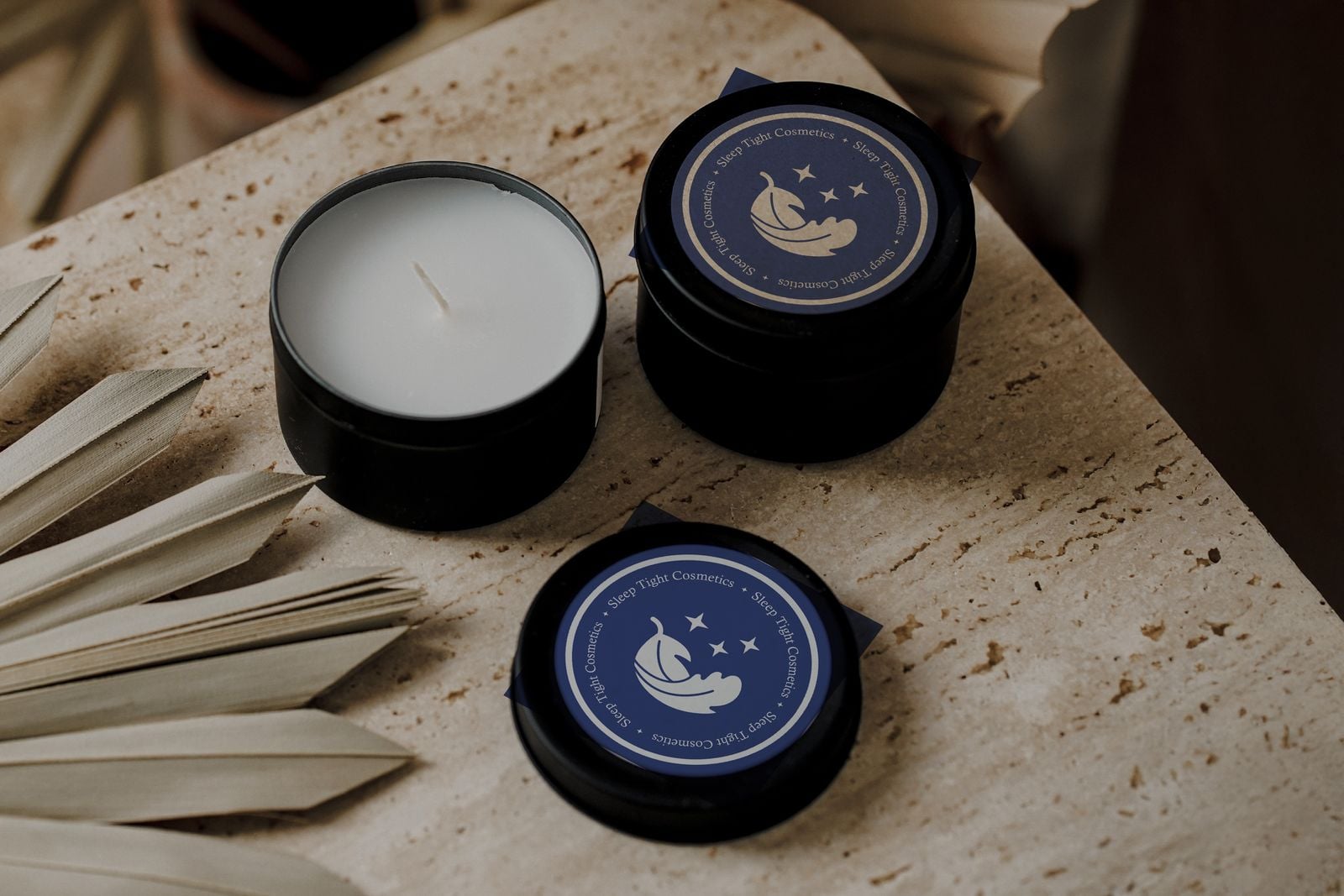 Round labels on candle tins